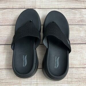 Skechers Arch Fit Go Walk Sandals Women Size 7 Black Thong Flip Flop